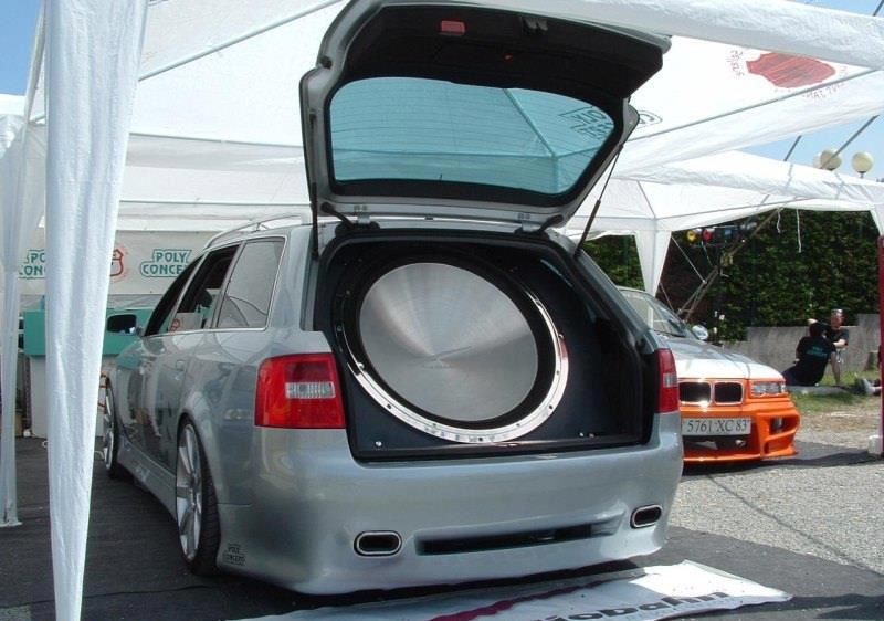 Upališ mjuzu - eksplodiraju ti i auto i bubnjići i crijeva