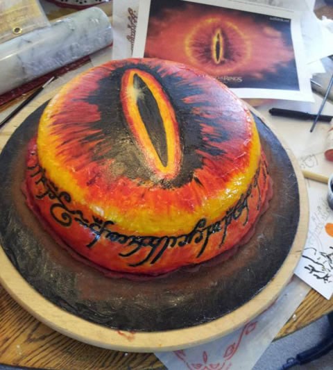 Fora torta za hardcore obožavatelja, ali malo sugestivna:D