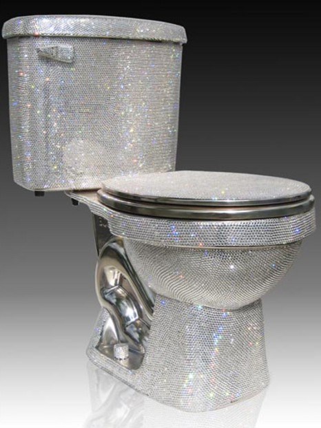 Zar smo na ovo spali - Swarovski WC školjka?