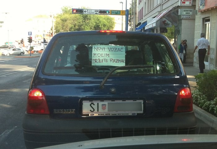 Upozorenje, novi vozač, očekuj kaos i dvije lijeve:D