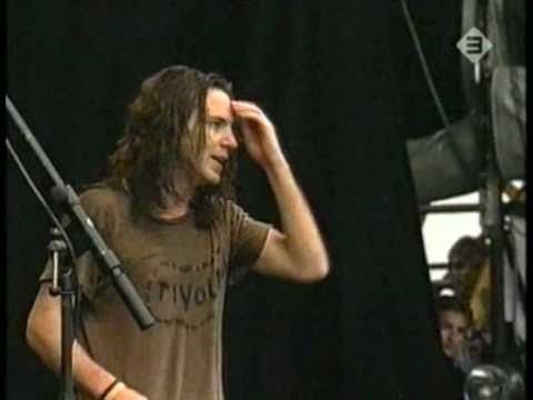 Pearl Jam - Keep On Rockin' In The Free World