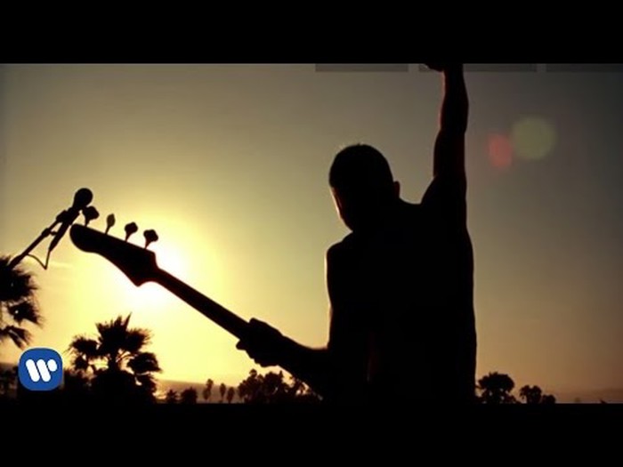 Red Hot Chili Peppers - The Adventures of Rain Dance Maggie 