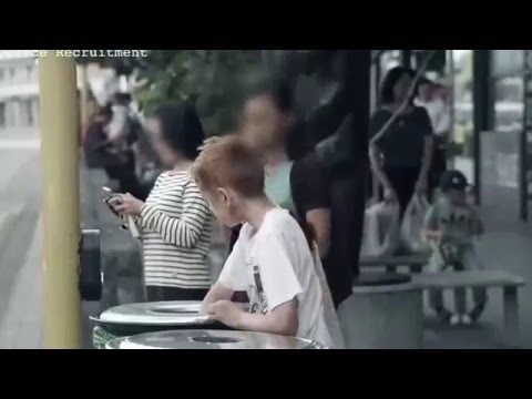 VIDEO: Dječak kopa po smeću, nitko ne obraća pažnju!