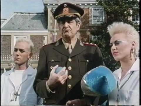 Pink Floyd - The Fletcher Memorial Home