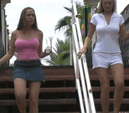 GIF: Dokaz da grudnjak samo uništava veselje!