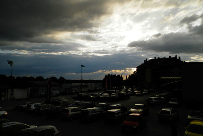 Olujno nebo pred kišu