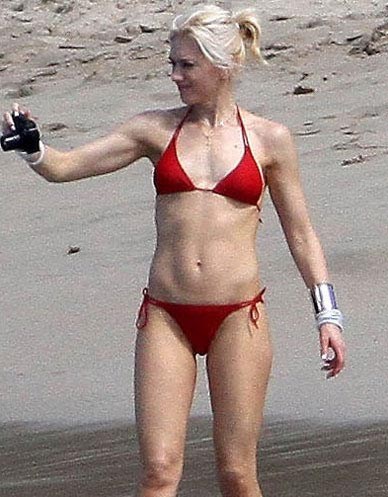 Gwen Stefani u bikiniju