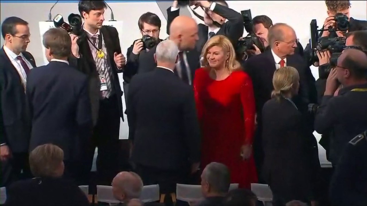 Ne znam za vas, ali meni je neugodno...