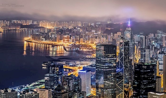 Skupina prijatelja penjala se na nebodere u Hong Kongu i sve to zabilježila fotićem. Fotke su spektakularne.