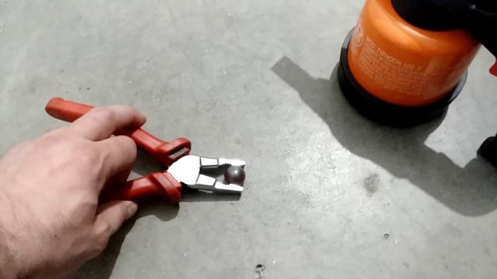 Burning metal ball with flame -1850°C