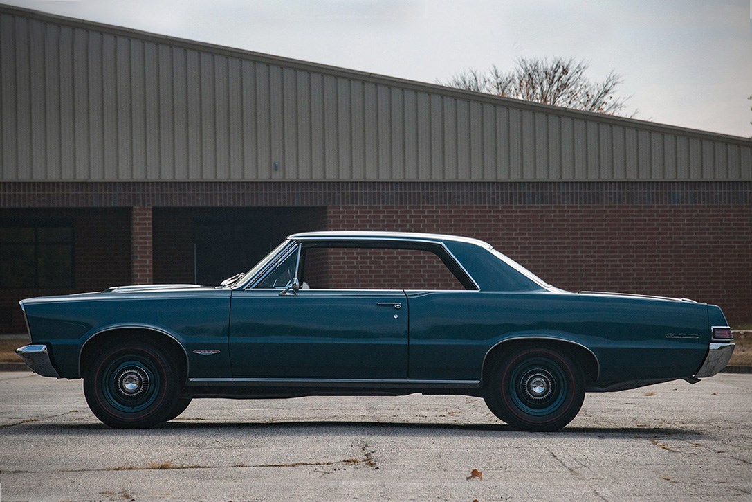 1965-Pontiac-GTO-02.jpg