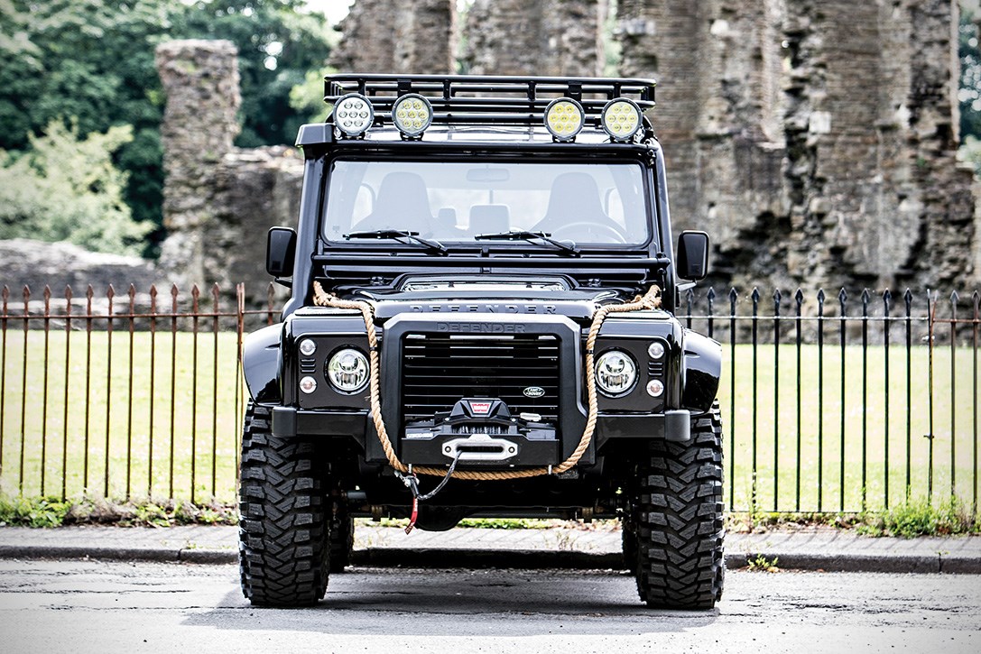 2014-Land-Rover-Defender-SVX-Spectre-01.jpg