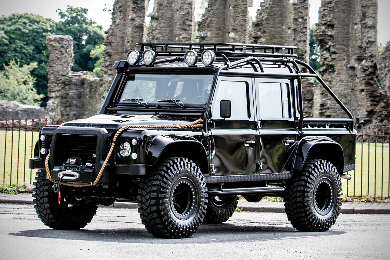 2014-Land-Rover-Defender-SVX-Spectre-00.jpg