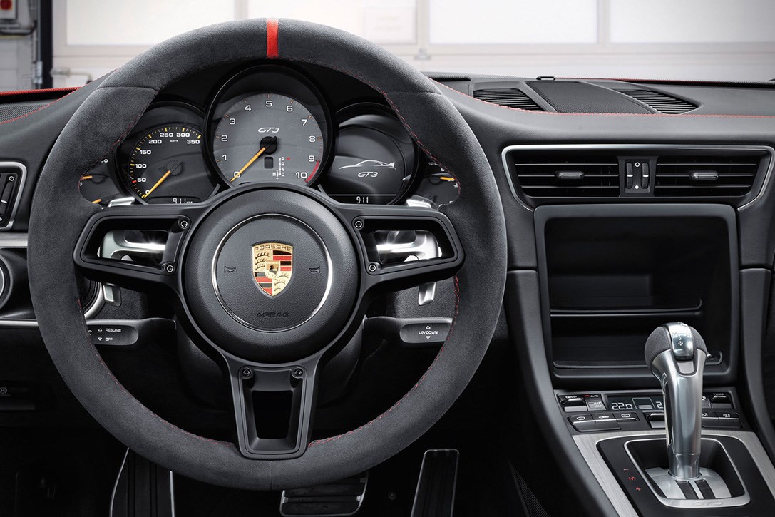 2018-Porsche-911-GT3-07.jpg
