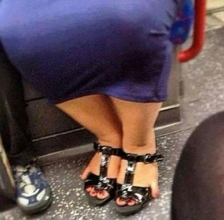 Hej,Bas su ti lijepe sandalice..."Djumbir-Stil"