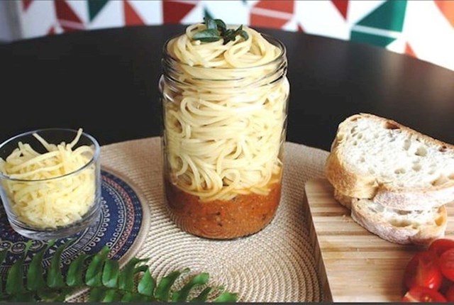 2. "Morali smo pojesti gotovo sve špagete da bi uopće došli do umaka"