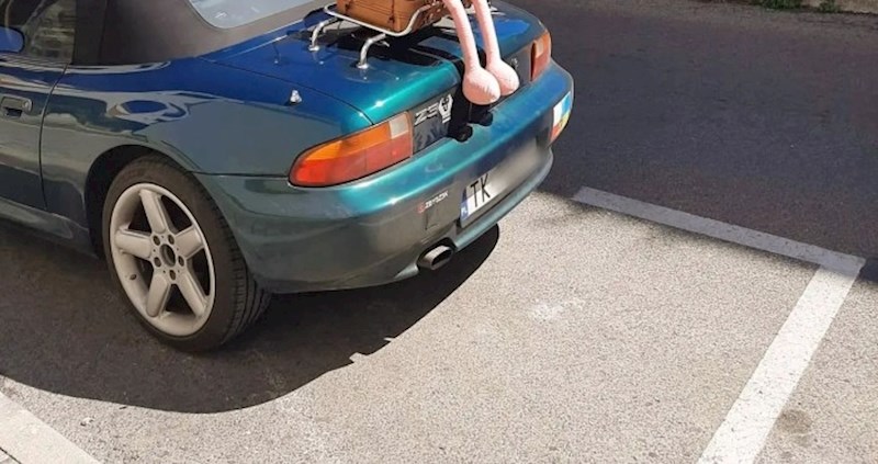 Fotka prtljage na ovom autu nasmijala Fejs, ovo definitivno ne viđamo svaki dan