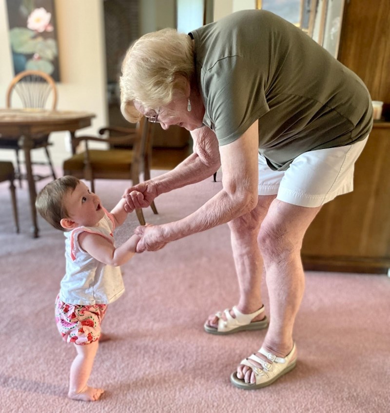 14. "Reakcija moje kćeri kad je prvi put vidjela svoju prabaku" 🥰