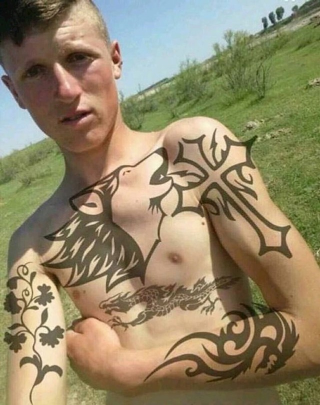 4. A čak se i namjestio za fotku 😂