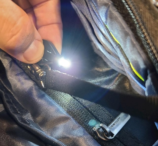 5. Svjetiljka u torbi kako bi se lakše pronašle stvari