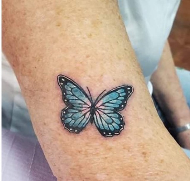 78-godišnjakinja je zamolila svoju medicinsku sestru da joj ispuni želju i odvede je na tetoviranje. Starica je željela napraviti tetovažu prije nego navrši 80 godina!