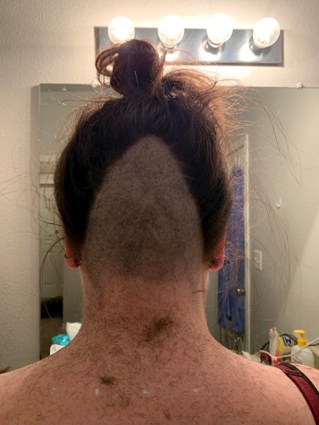 2. Ovako izgledaju rezultati kad prijatelje koji nisu frizeri nagovorite da vas ošišaju 😄