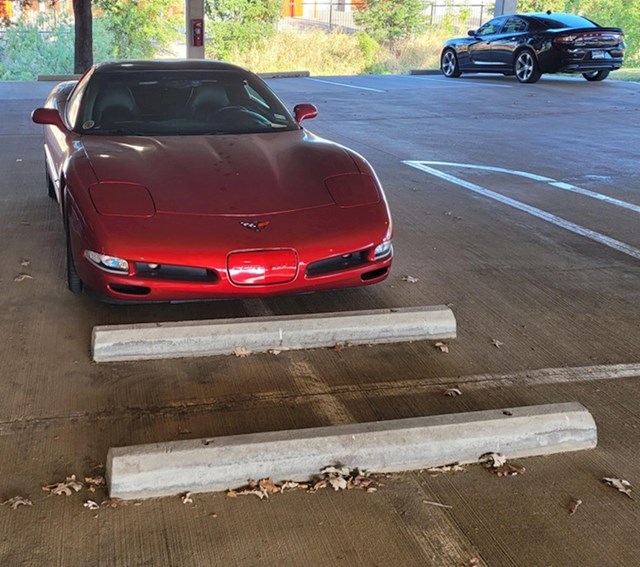 1. "Ovako je parkirao automobil na parking zračne luke i otišao na let"