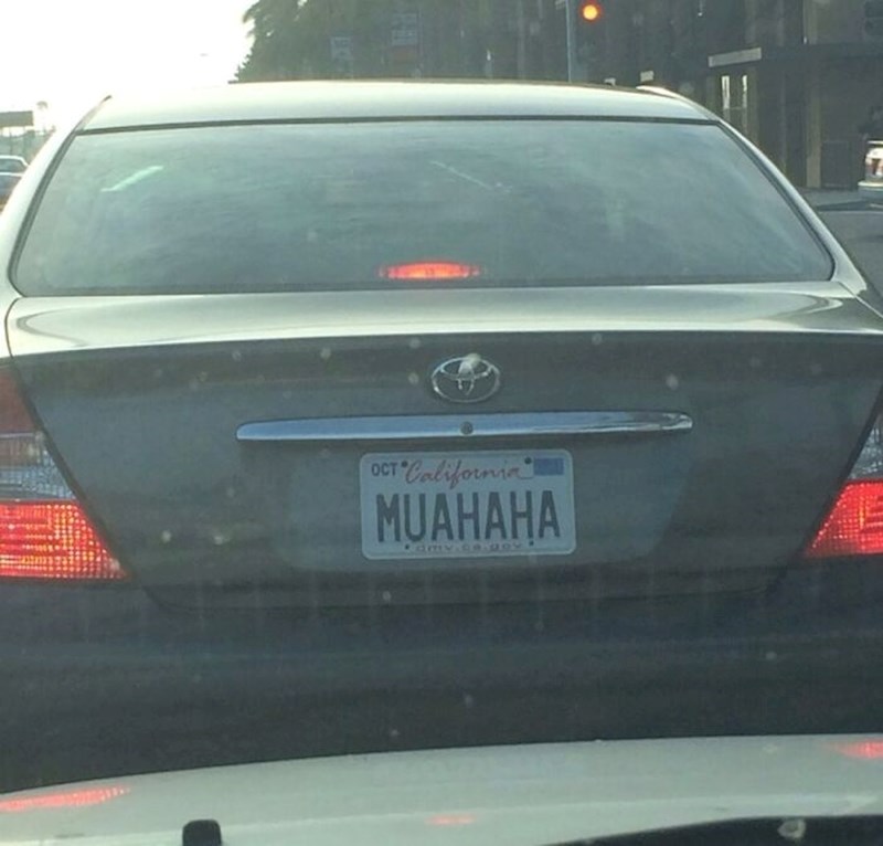 13. Barem neće zaboraviti kako mu glasi registracija