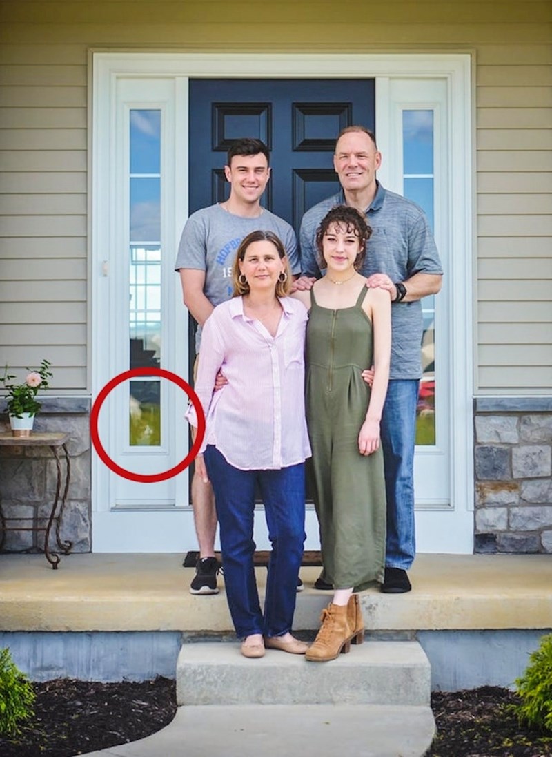 8. I ona je htjela biti na obiteljskom fotografiji