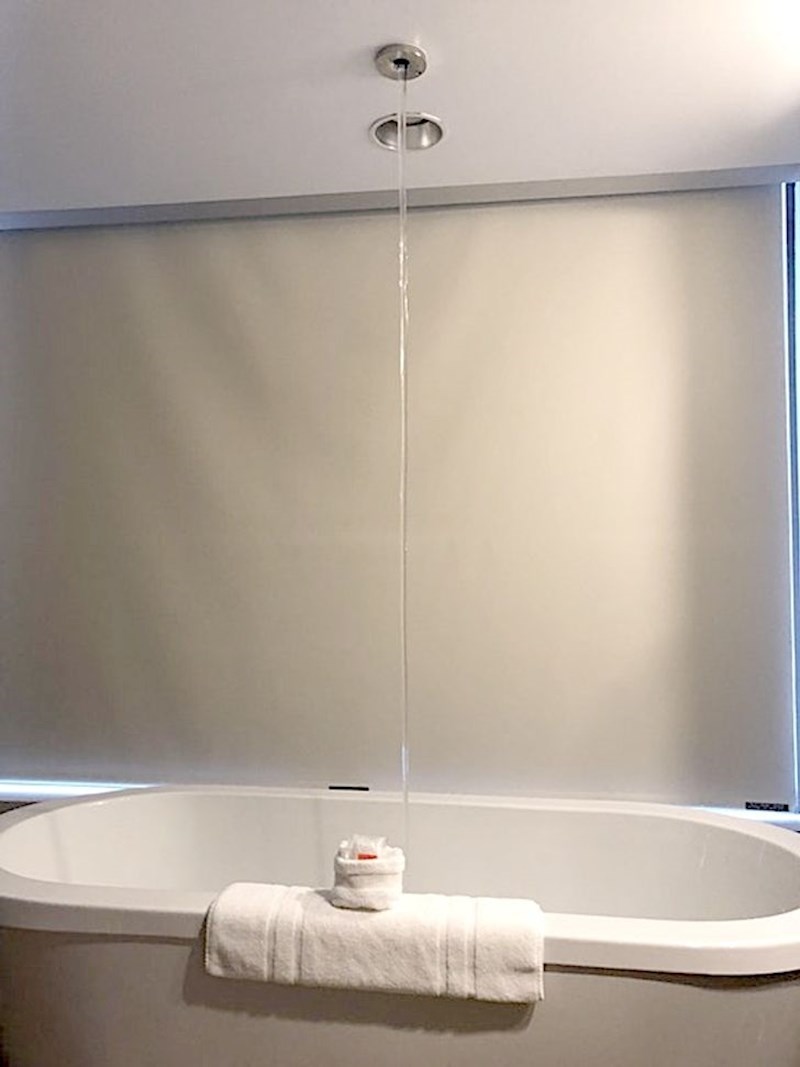 17. Jacuzzi kada koja se puni vodom na najčudniji način