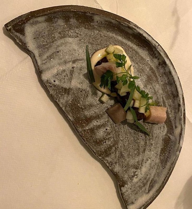 13. "Tražim li previše ako želim jesti hranu na cijelom tanjuru? Ovo izgleda kao da su ga prepolovili da ova mala porcija izgleda veće"