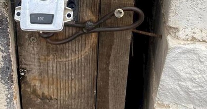 Društvenim mrežama širi se bizaran prizor, nećete vjerovati što ljudi koriste kao kvaku na vratima
