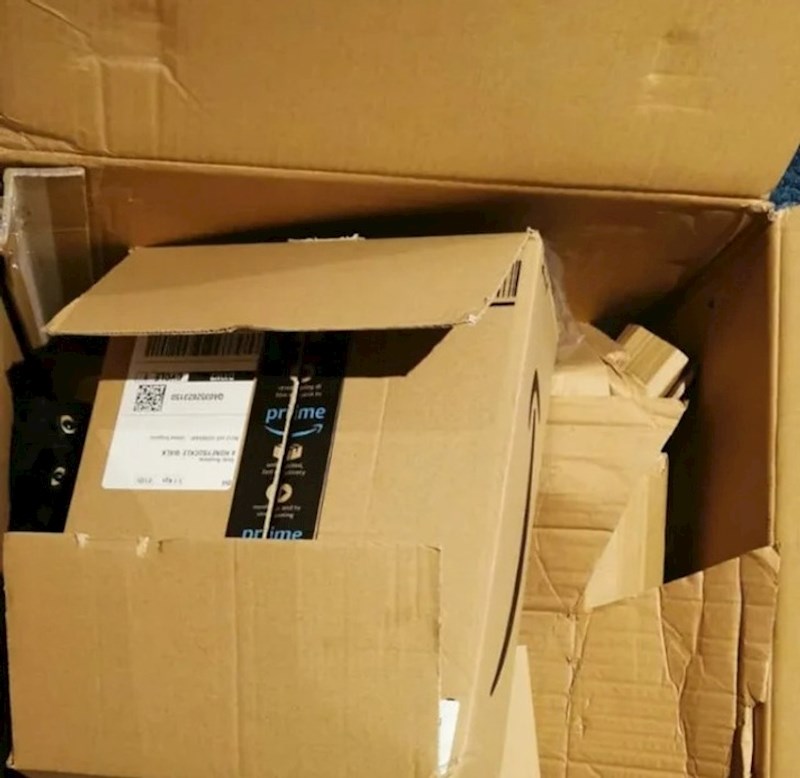 7. Oči su odale gdje se nalazi ova zaigrana mačka