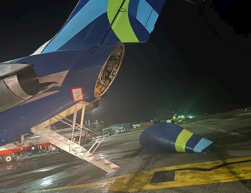 Srećom pa avion nije već poletio...