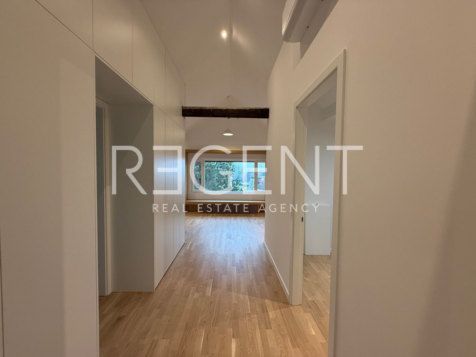 Zagreb, Srebrnjak - moderan trosoban stan u potkrovlju