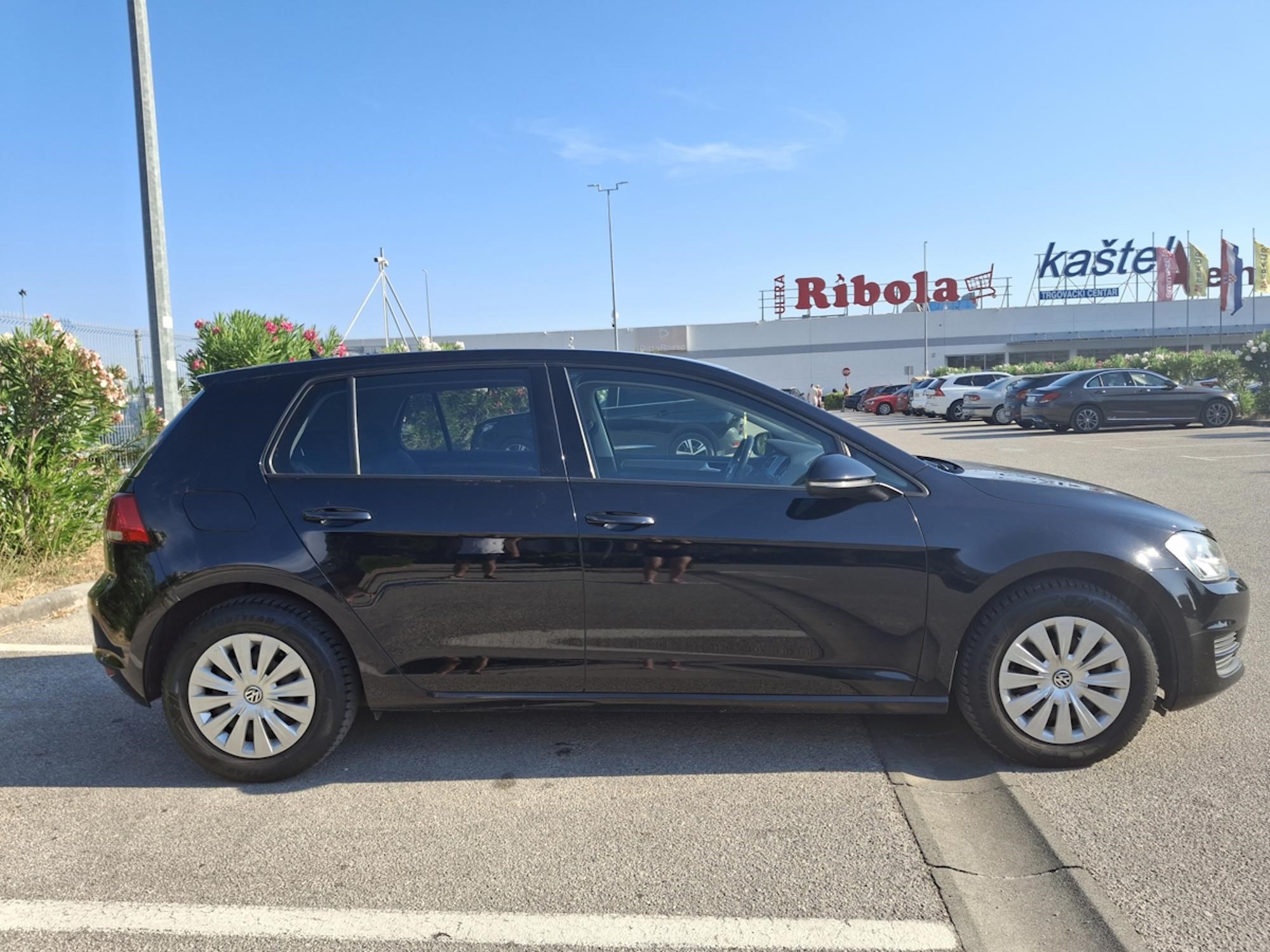 VW GOLF 7-TDI 81KW -RADAR-ADAPTIVNI TEMPOMAT-EURO 6-2015.GOD.- 170 000 KM.-REG.06.2026.-ODLIČAN-