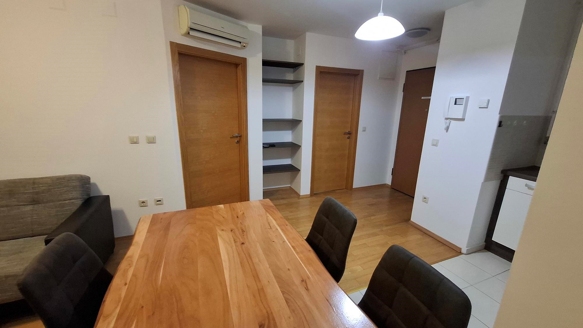 Stan za najam 37,5 kvadrata