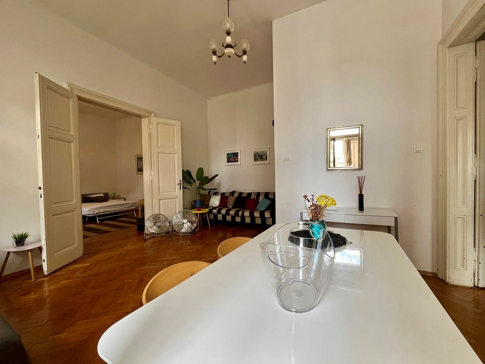 4-SOBNI GRAÐANSKI STAN S VLASTITIM PARKINGOM, PALMOTIĆEVA ULICA (81 m2)