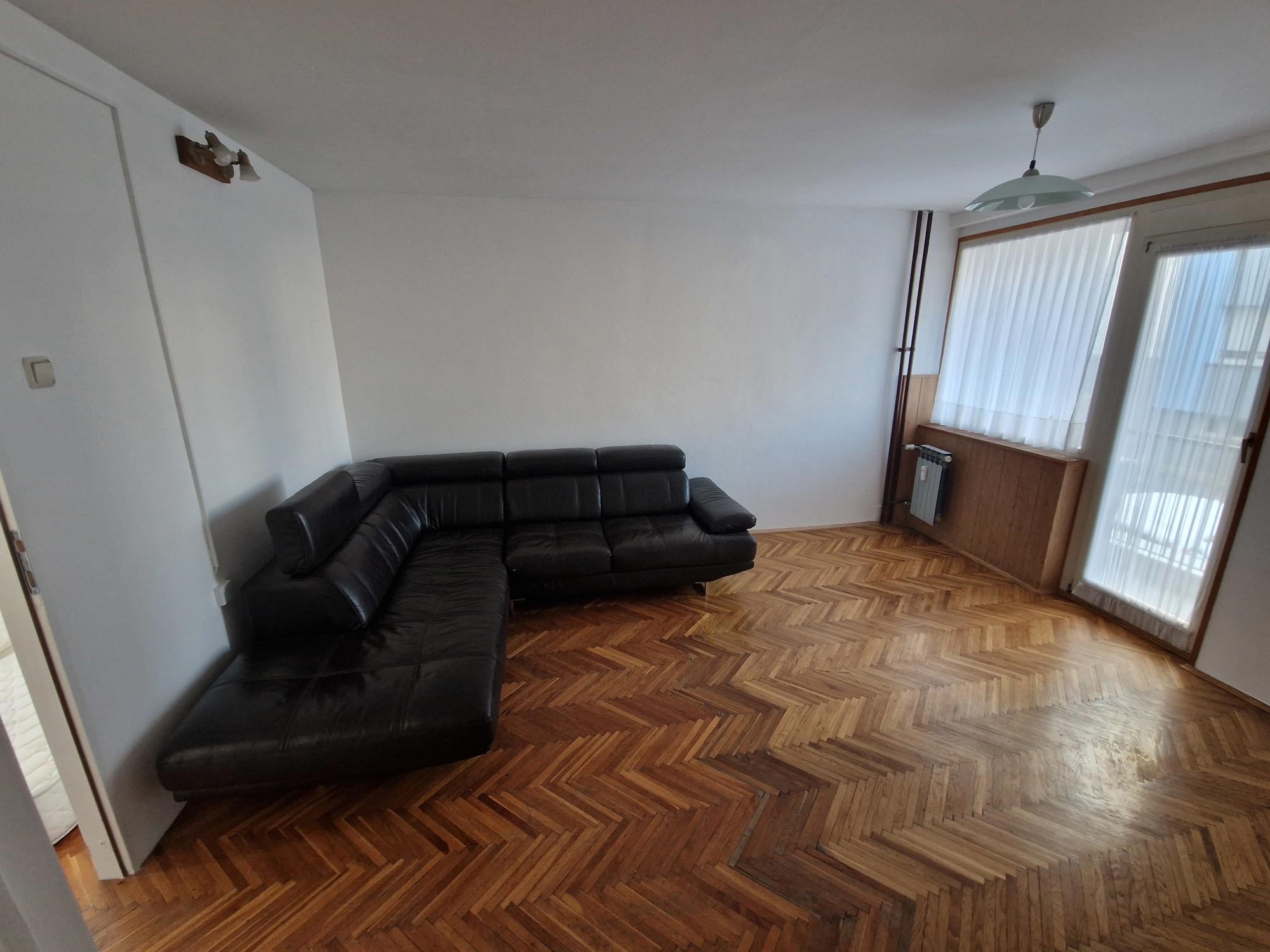 Stan u centru Karlovca