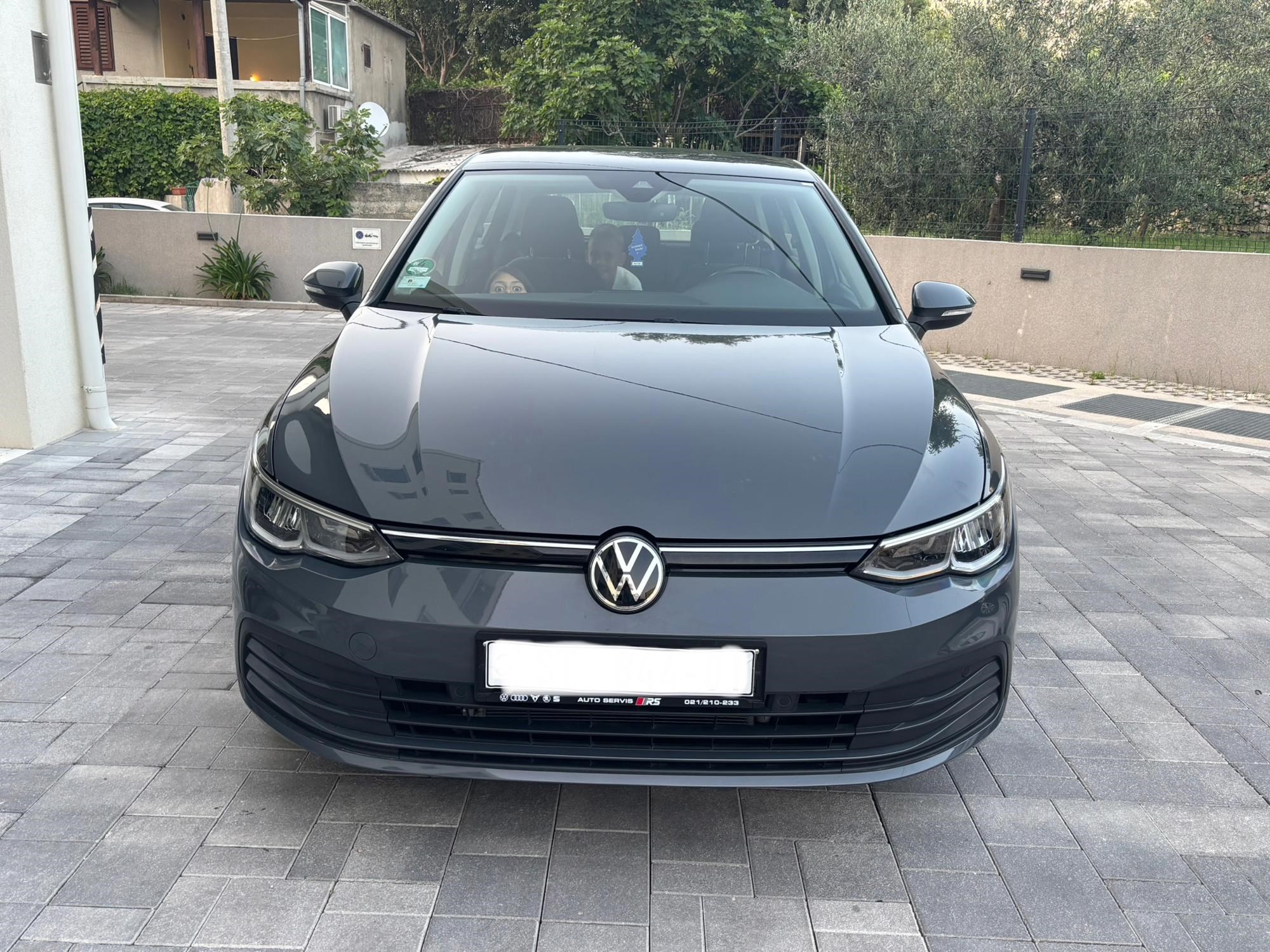 VW Golf 8 1.5 TSI | 35.000 km | Ambilight | Navi | Automatska klima