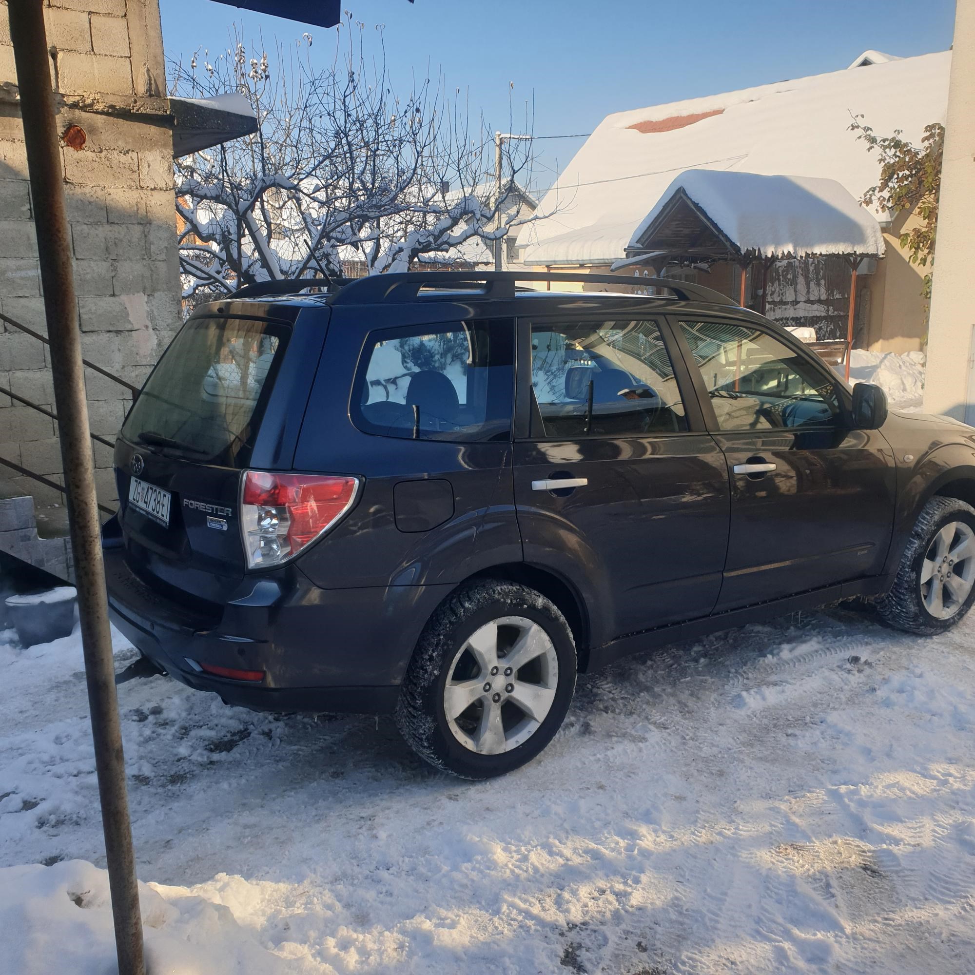 Subaru Forester 2.0D top stanje 8900E ZAMJENA 