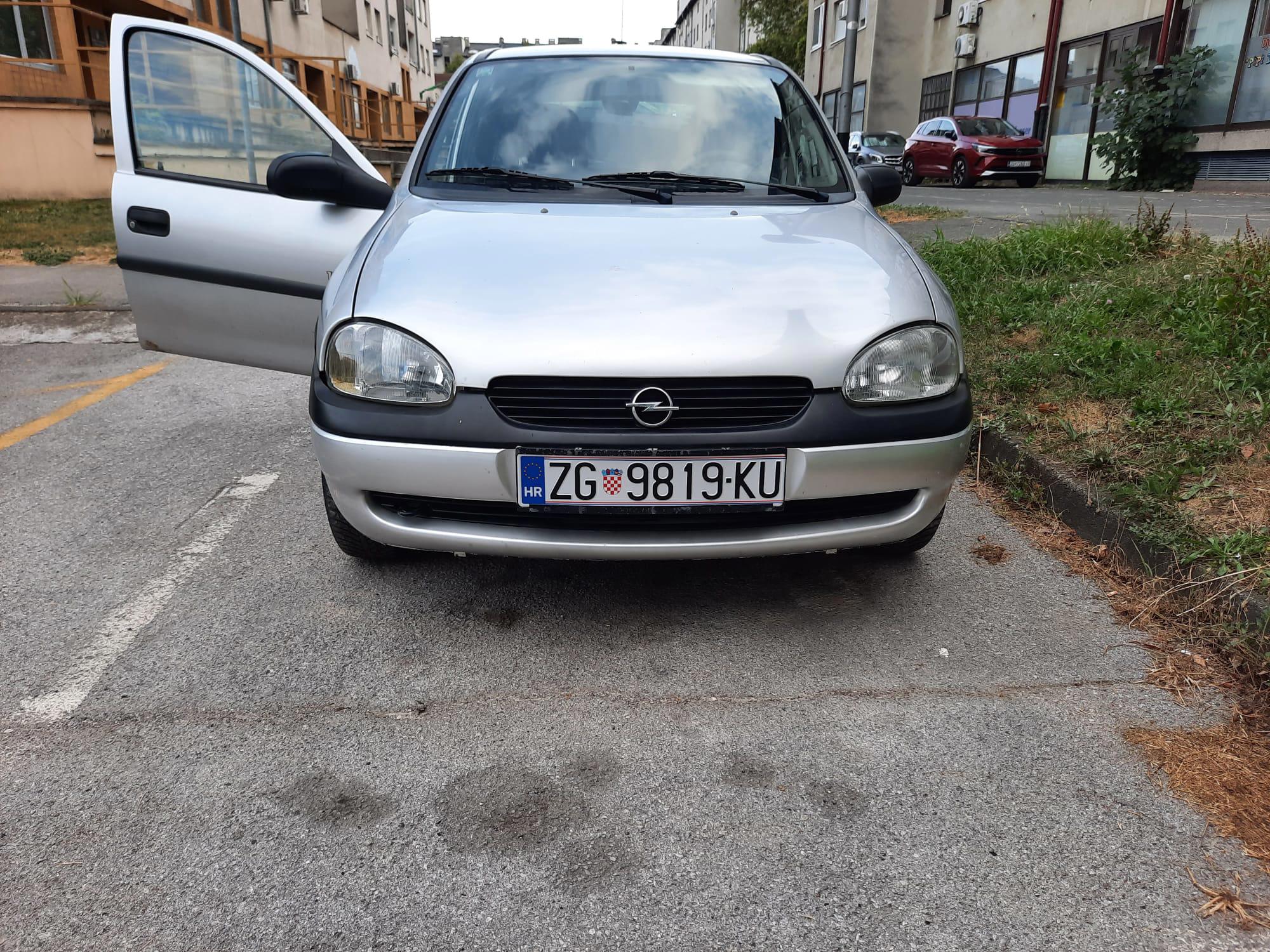 Opel Corsa 1.2 16v '99.god