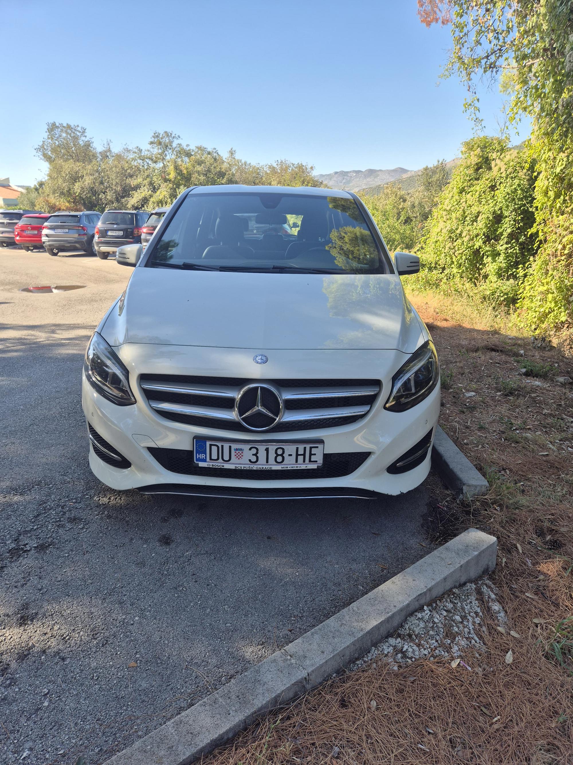 Mercedes-Benz B200CDI, 2016. god, automatik, LED farovi, parking kamera,tempomat,URBAN