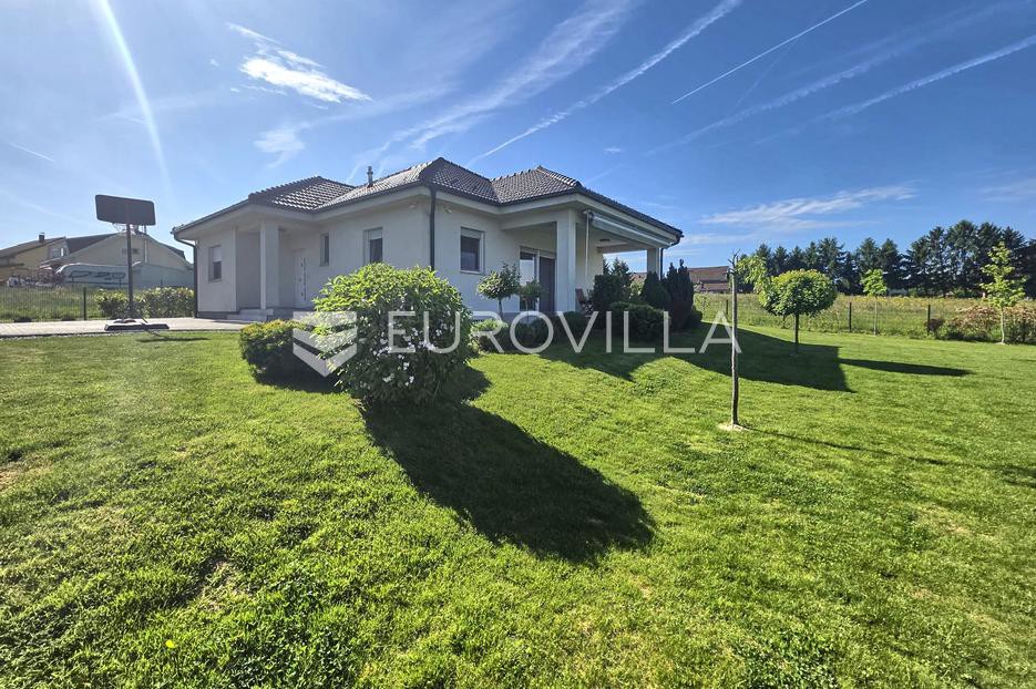 Vrbovec, lijepa moderna kuća 135 m²