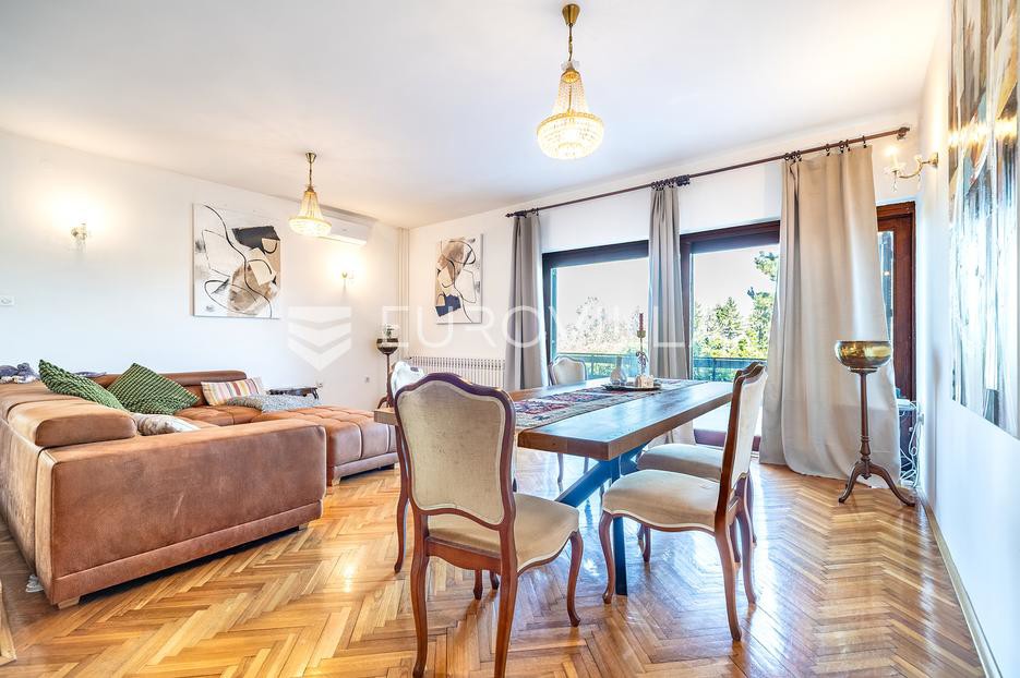 Samobor, centar, prostrana kuća 202 m² s panoramskim pogledom i vrtom