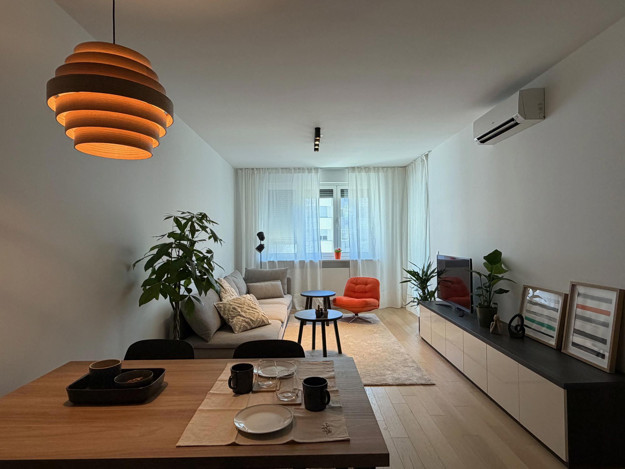 Stan: Središće, Meandar — namješten 70 m², 4. kat, GPM + spremište (iznajmljivanje)