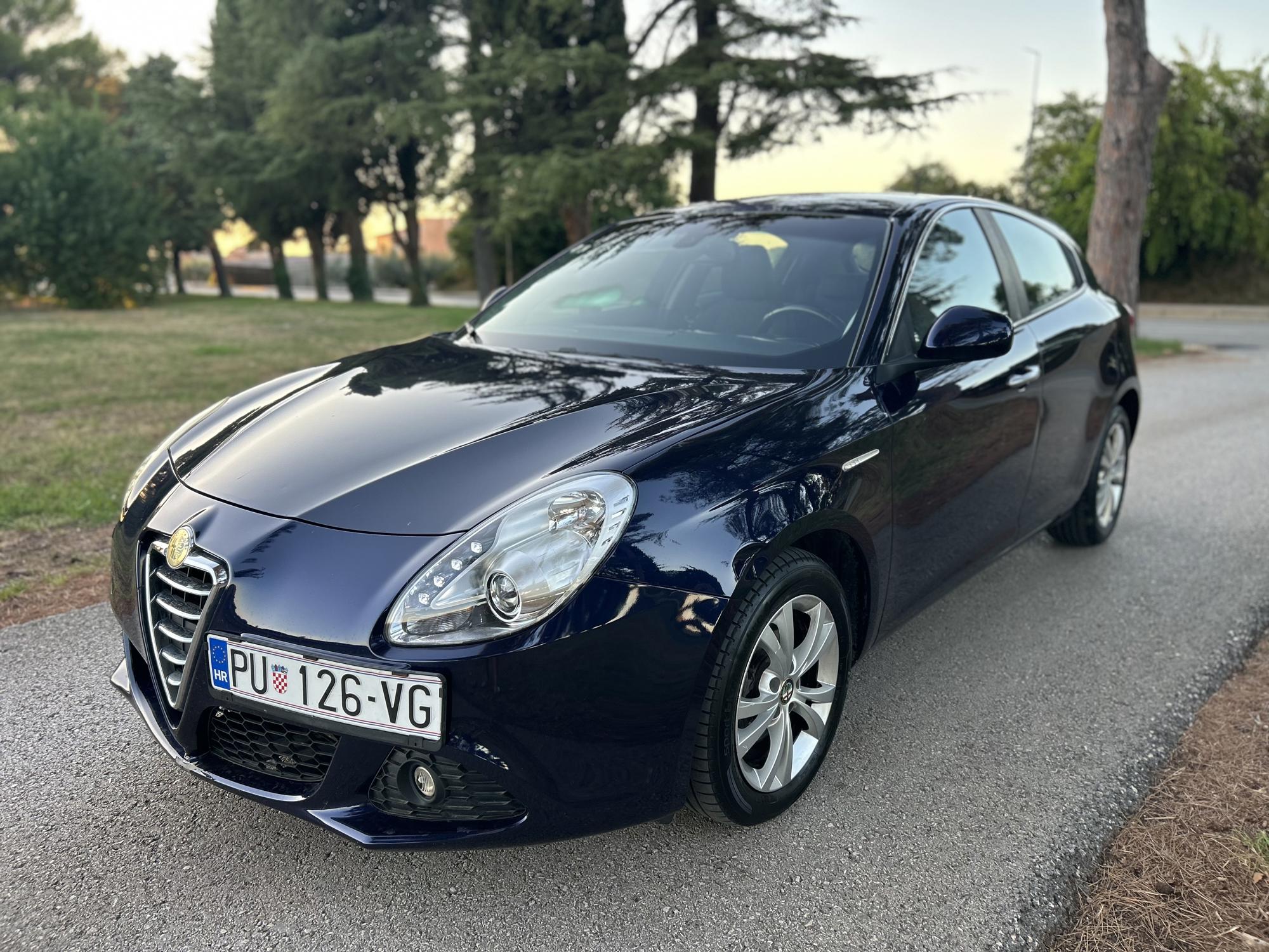 Alfa Romeo Giulietta 1,6JTDm GARANCIJA NA MENJAC I KVAČILO 