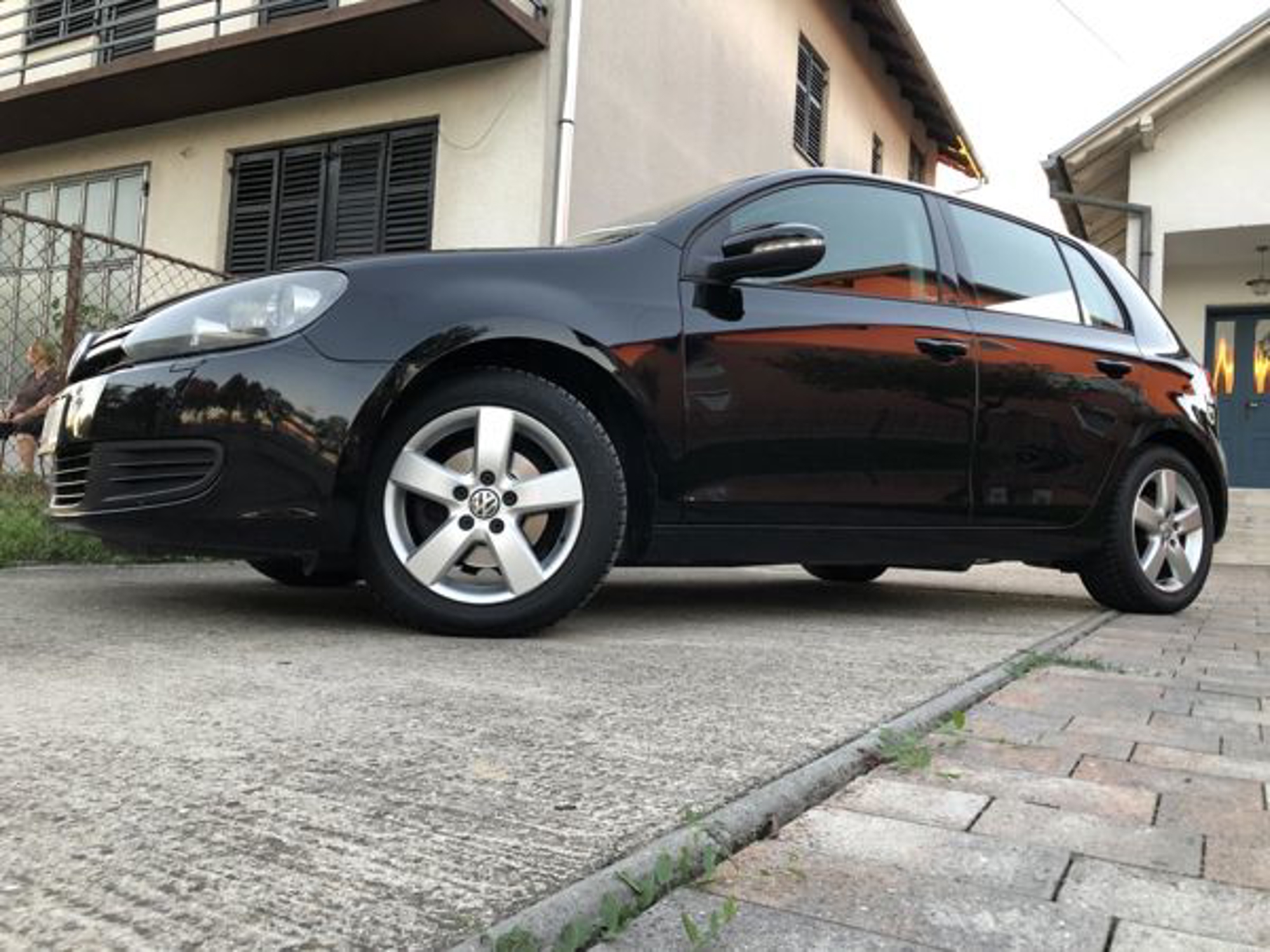 VW GOLF VI, 1.6 TDI, 77KW/105KS, HIGHLINE, SERVISNA, REG.GOD DANA, TVORNIČKO STANJE.!!