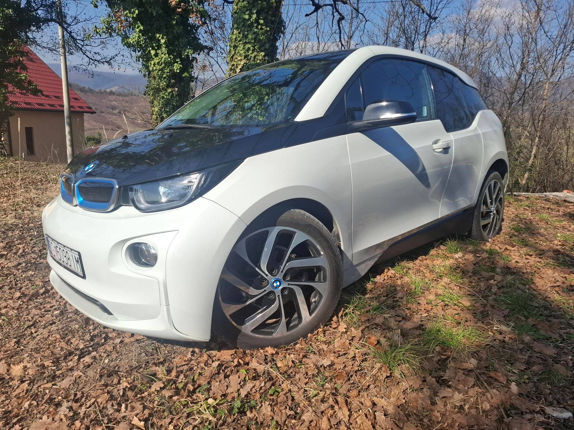 BMW i3 - Električni - domet 250km - 89.500km - zamjena