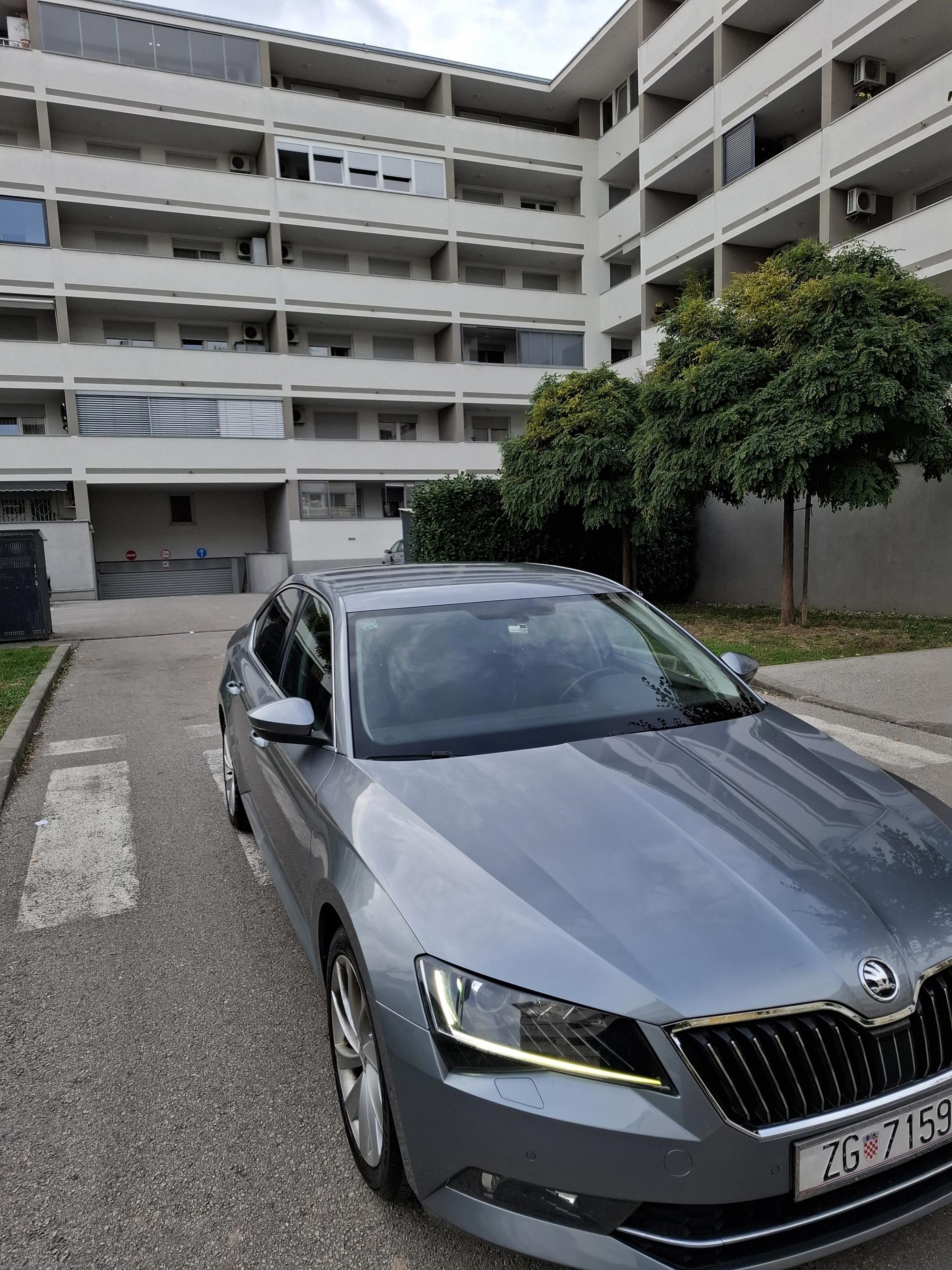 Škoda Superb III  2.0 TDI DSG 150 KS– HR vozilo – prilka – odlična oprema